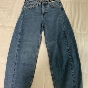Abercrombie & Fitch Midrise Barrel Jeans